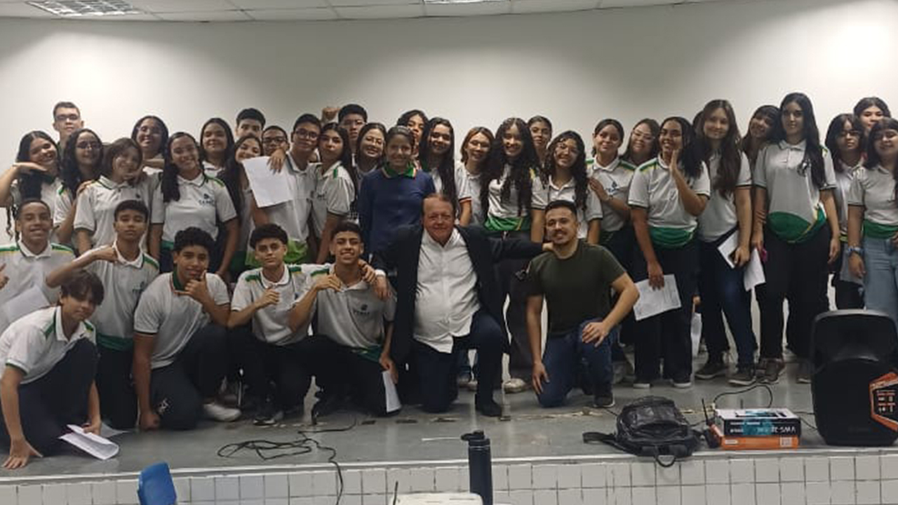 CRA-CE realiza ação do CRA Itinerante em Maracanaú com palestra institucional